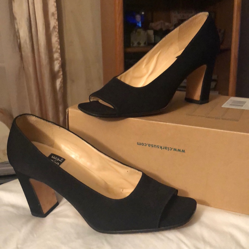 Shoe - Picture 2 of 3